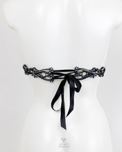 Load image into Gallery viewer, Fenêtre Gothique Belt